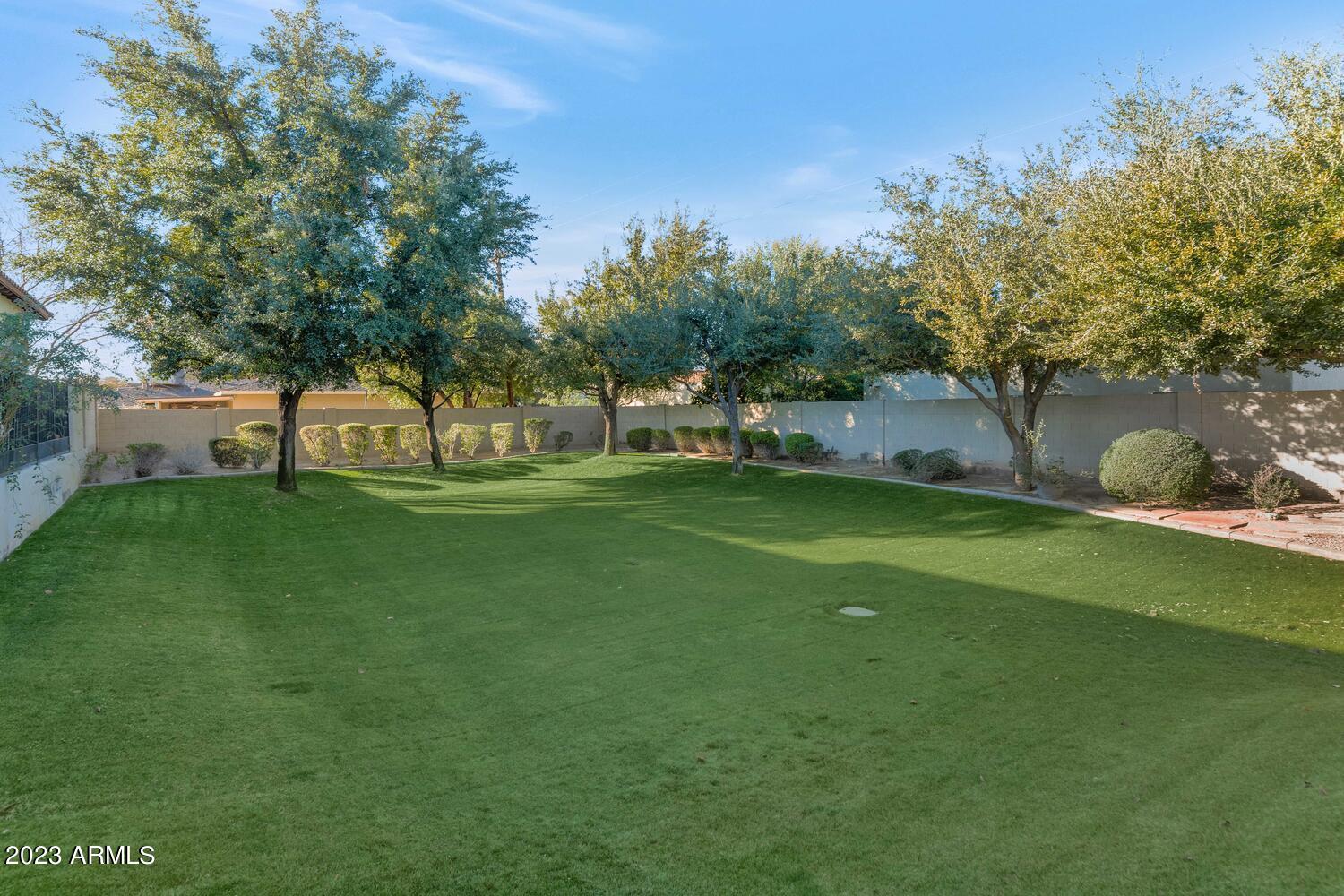 512 E ADAIR Drive