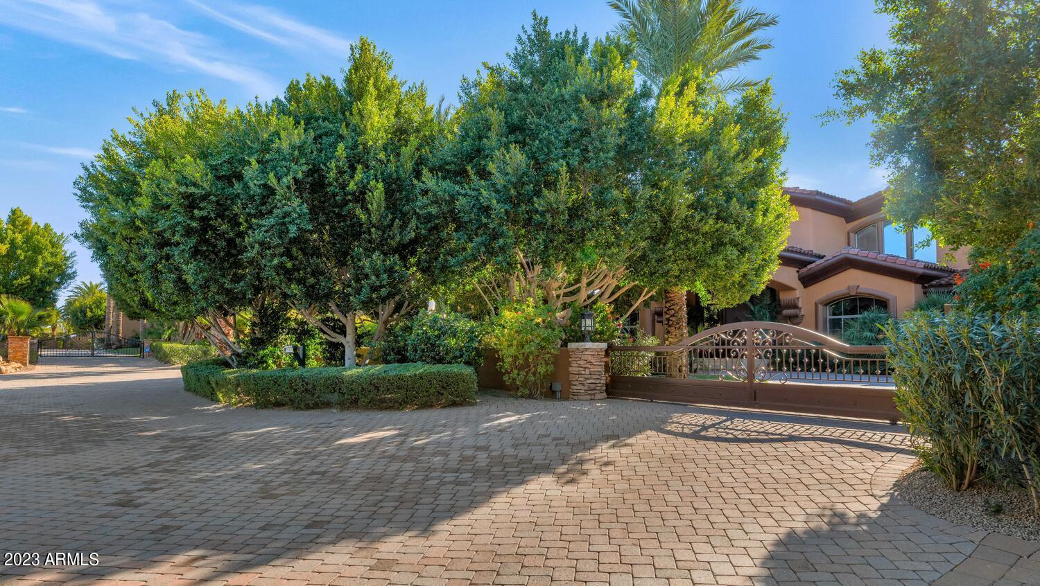 11571 E COCHISE Drive