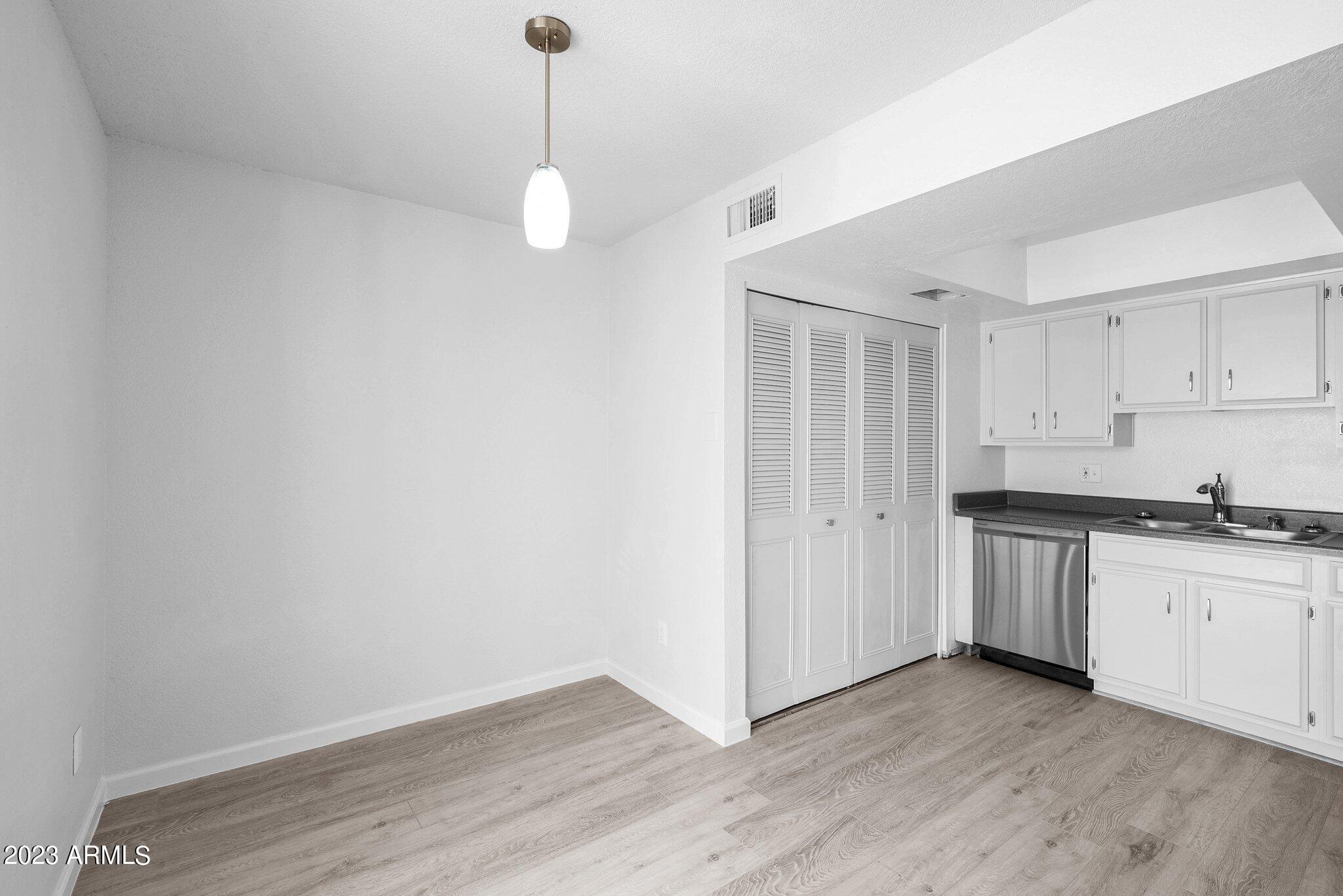 1342 W EMERALD Avenue Unit: 397