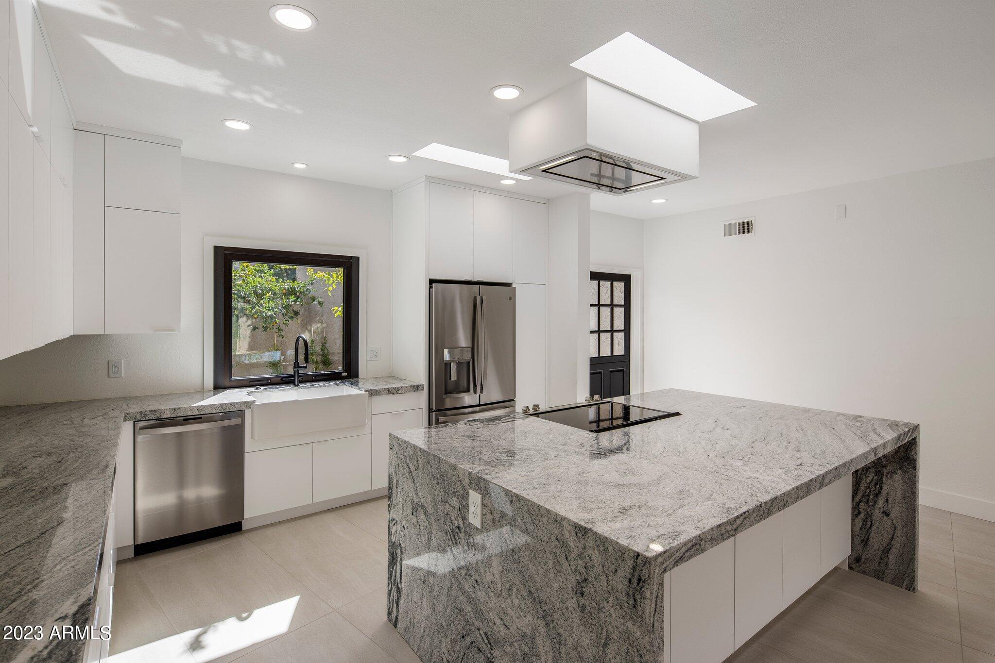 7209 E MCDONALD Drive Unit: 13