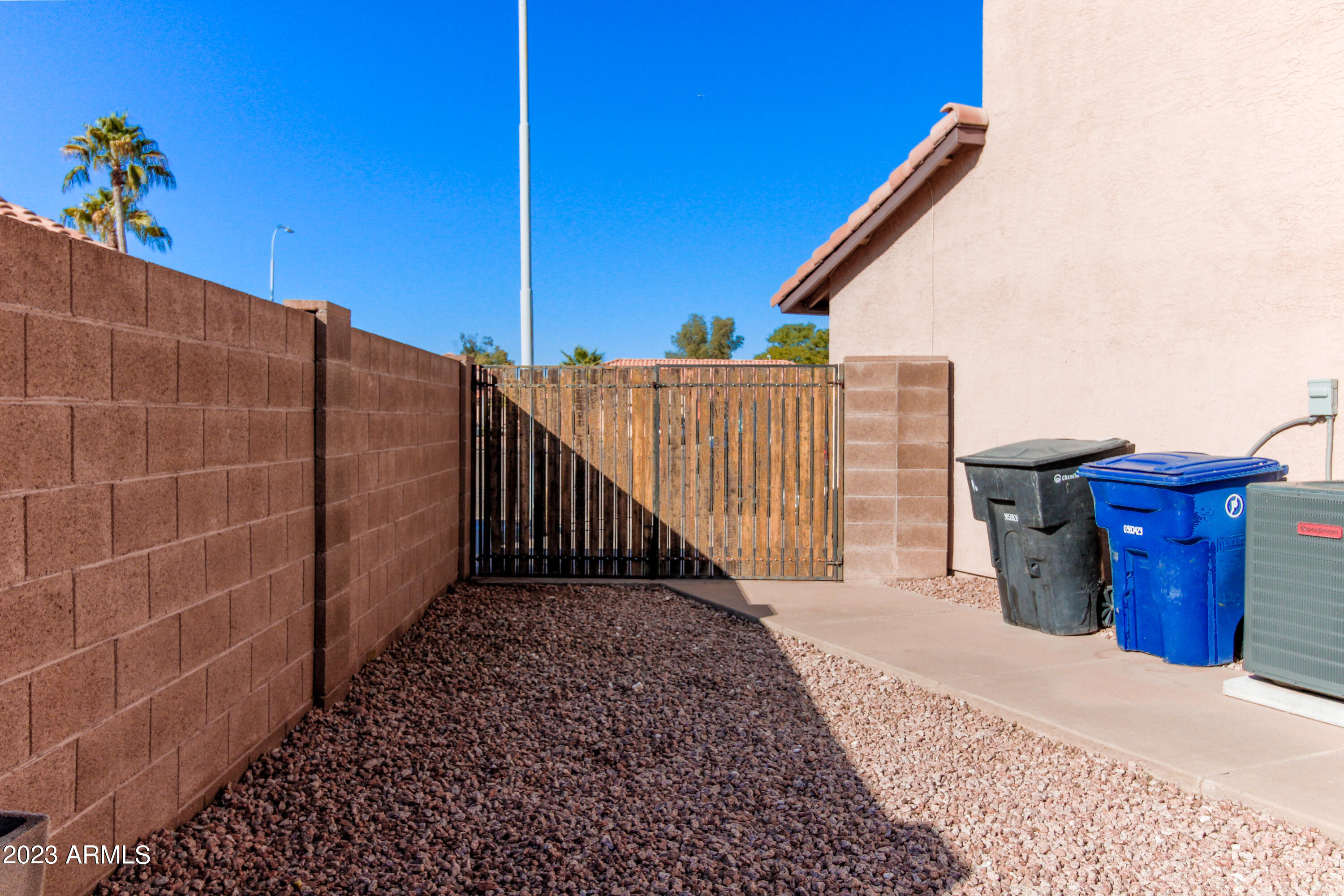 1241 W CINDY Street