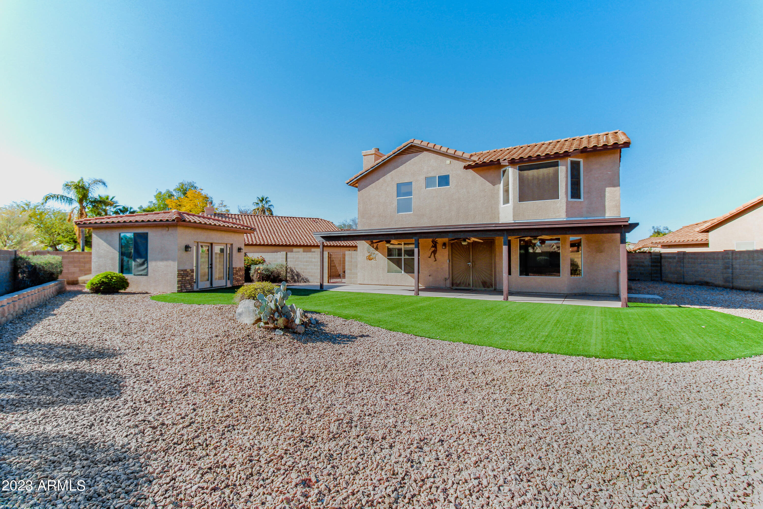 1241 W CINDY Street