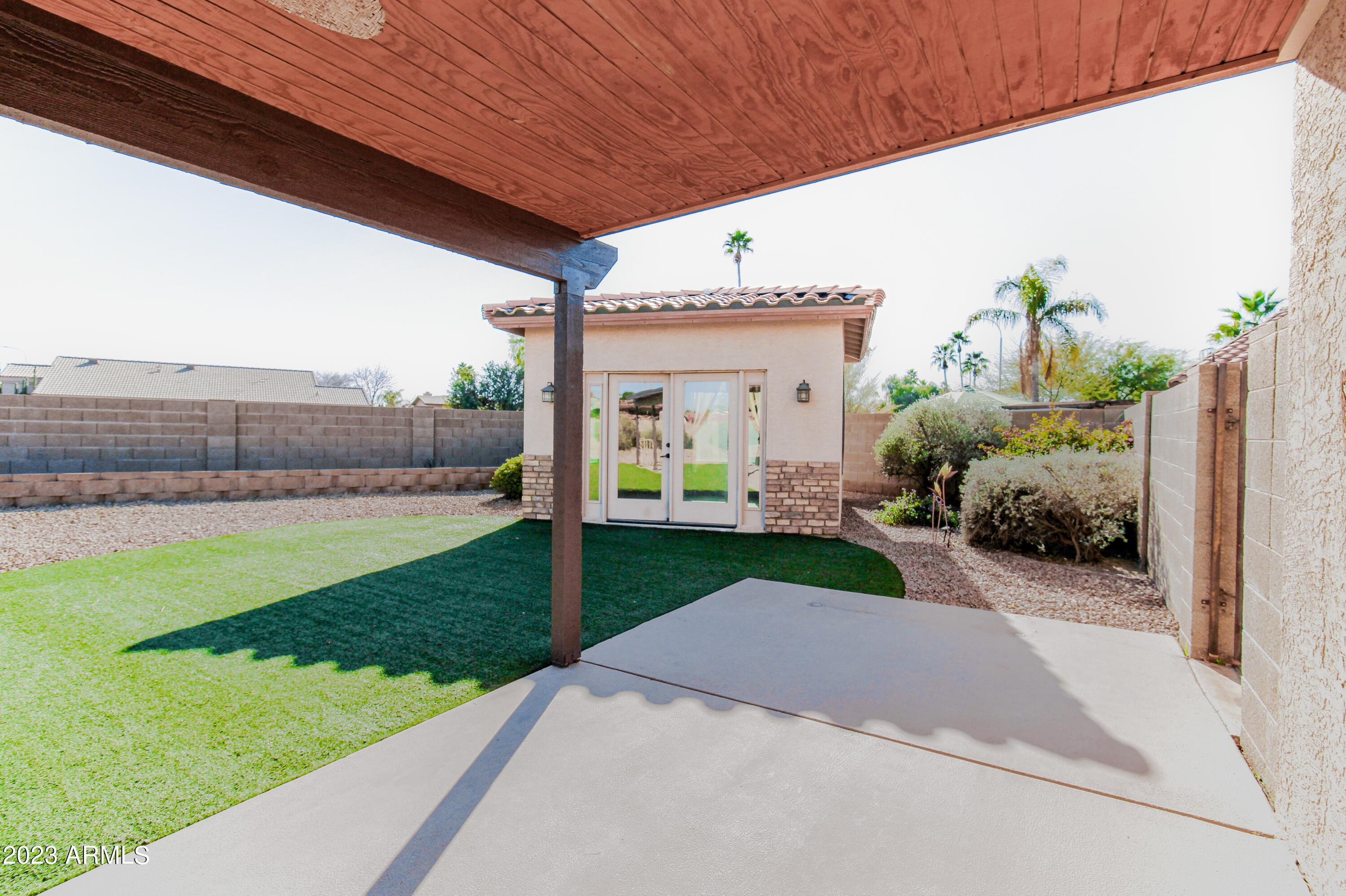 1241 W CINDY Street