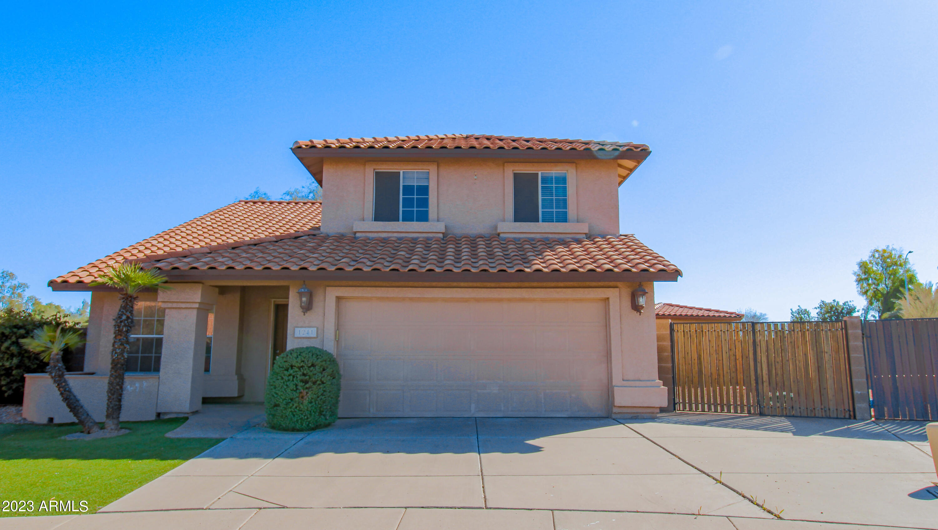1241 W CINDY Street