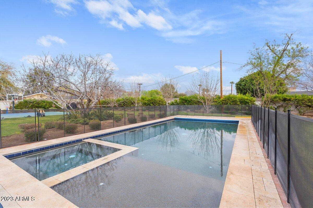 510 E OCOTILLO Road
