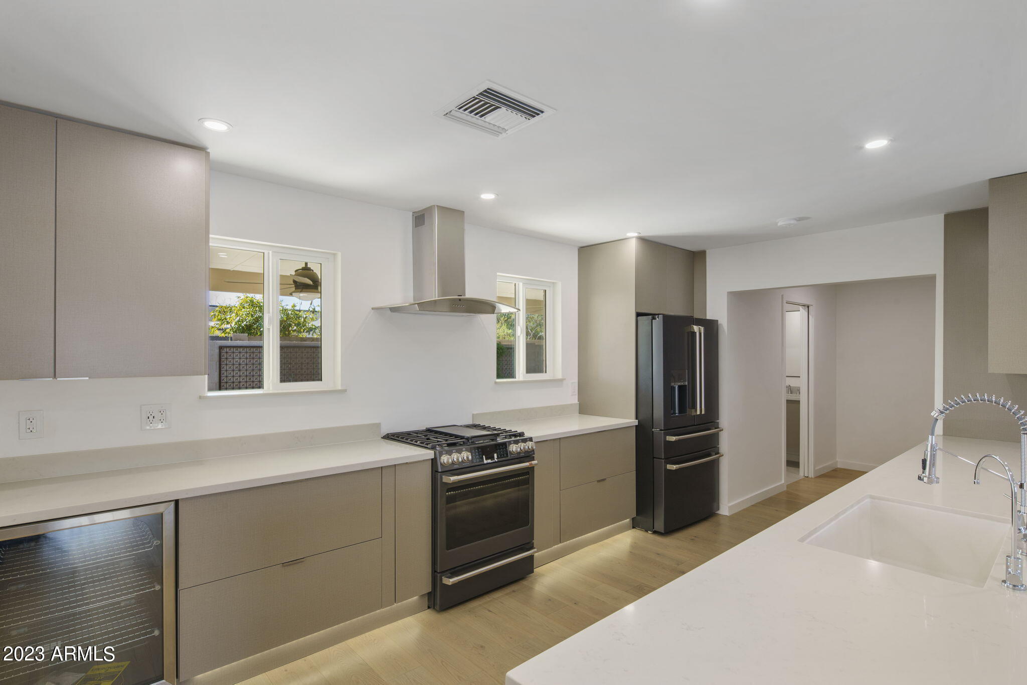10431 N 25TH Place