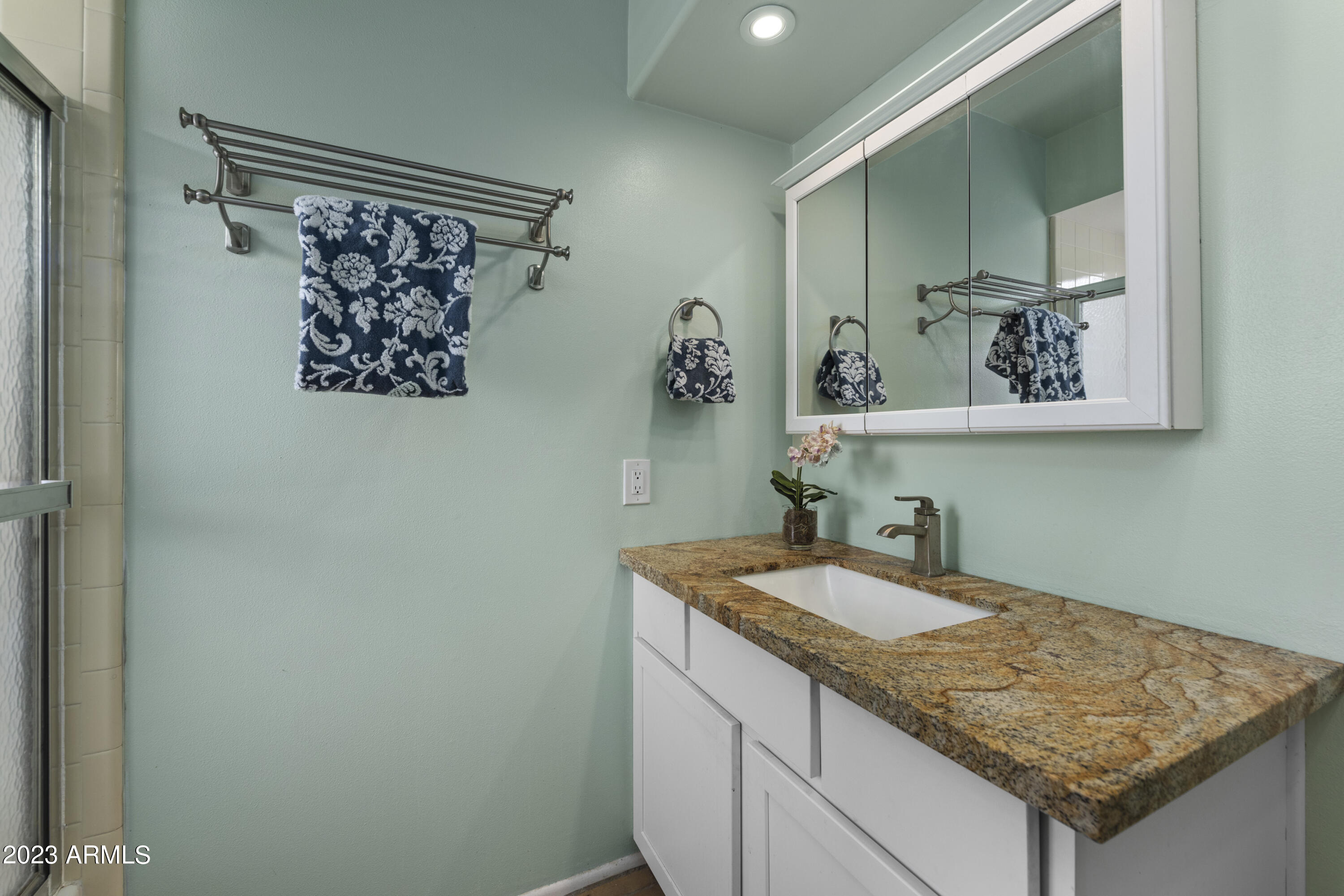 10407 N 10TH Place Unit: 2