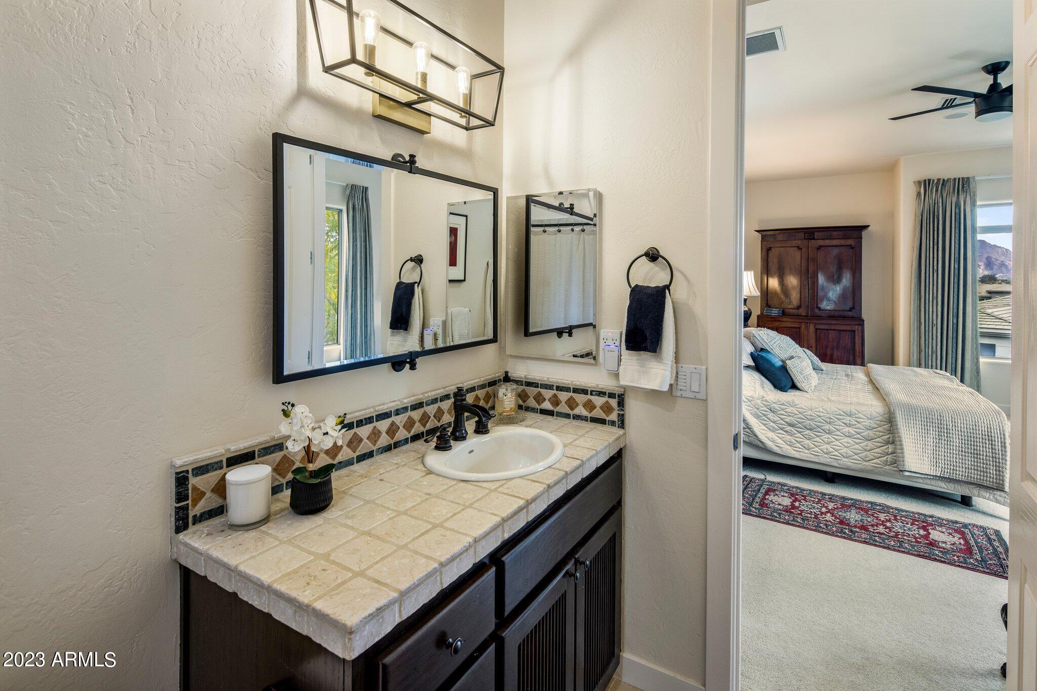 6518 N 25TH Way