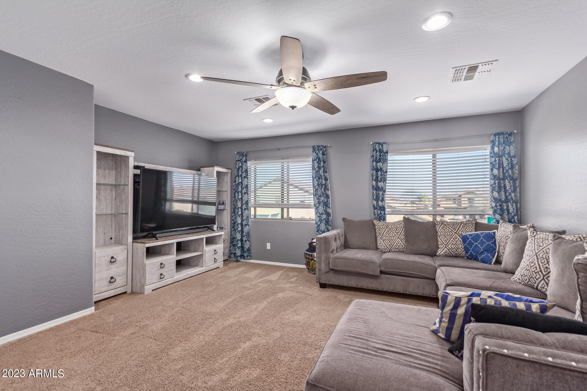 3612 E AUSTIN Lane