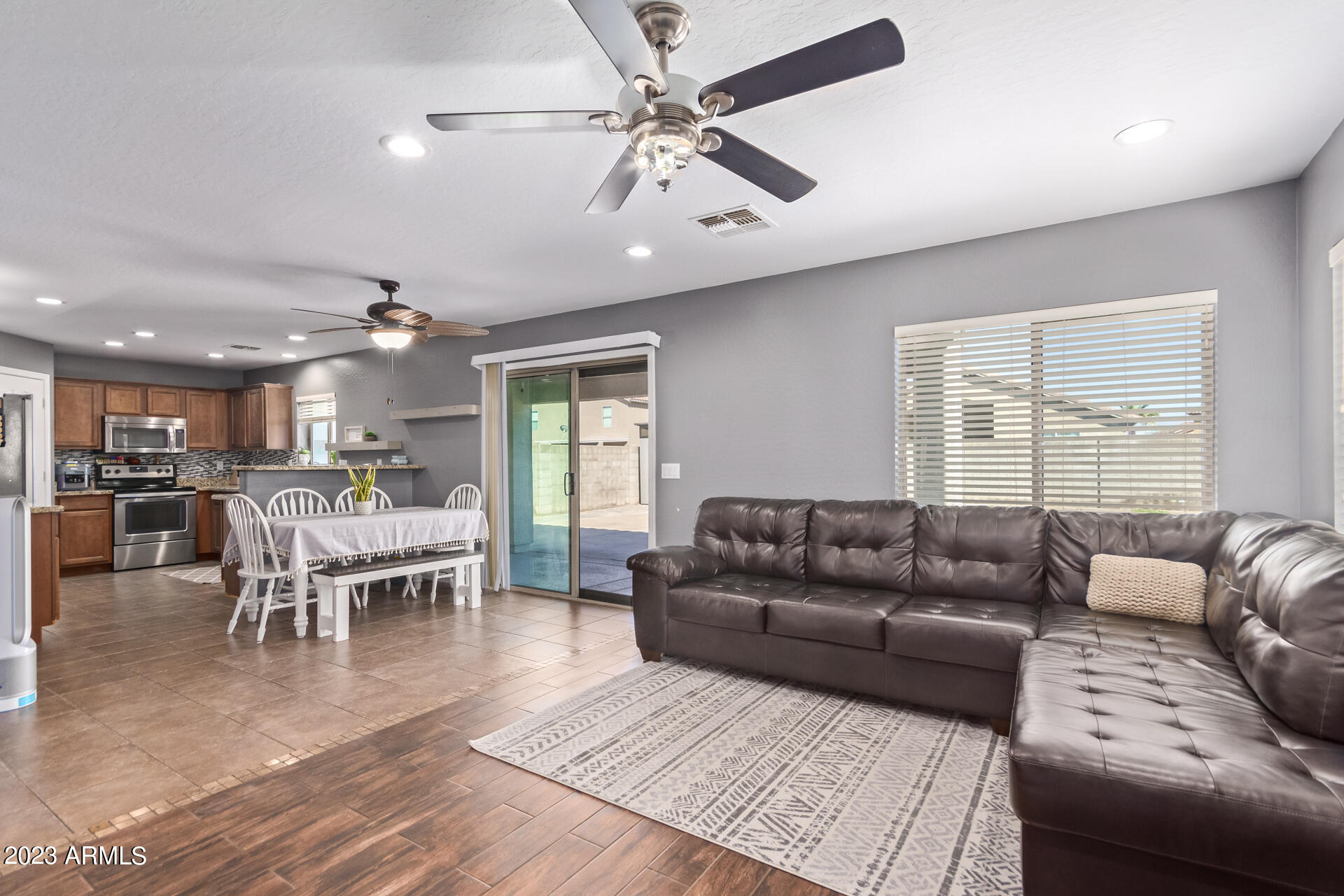 3612 E AUSTIN Lane