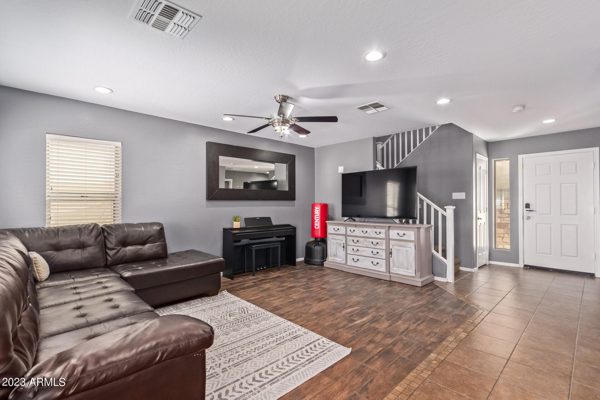 3612 E AUSTIN Lane