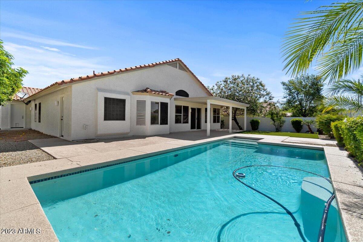 1093 W VERA Lane