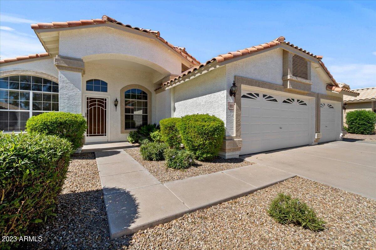 1093 W VERA Lane