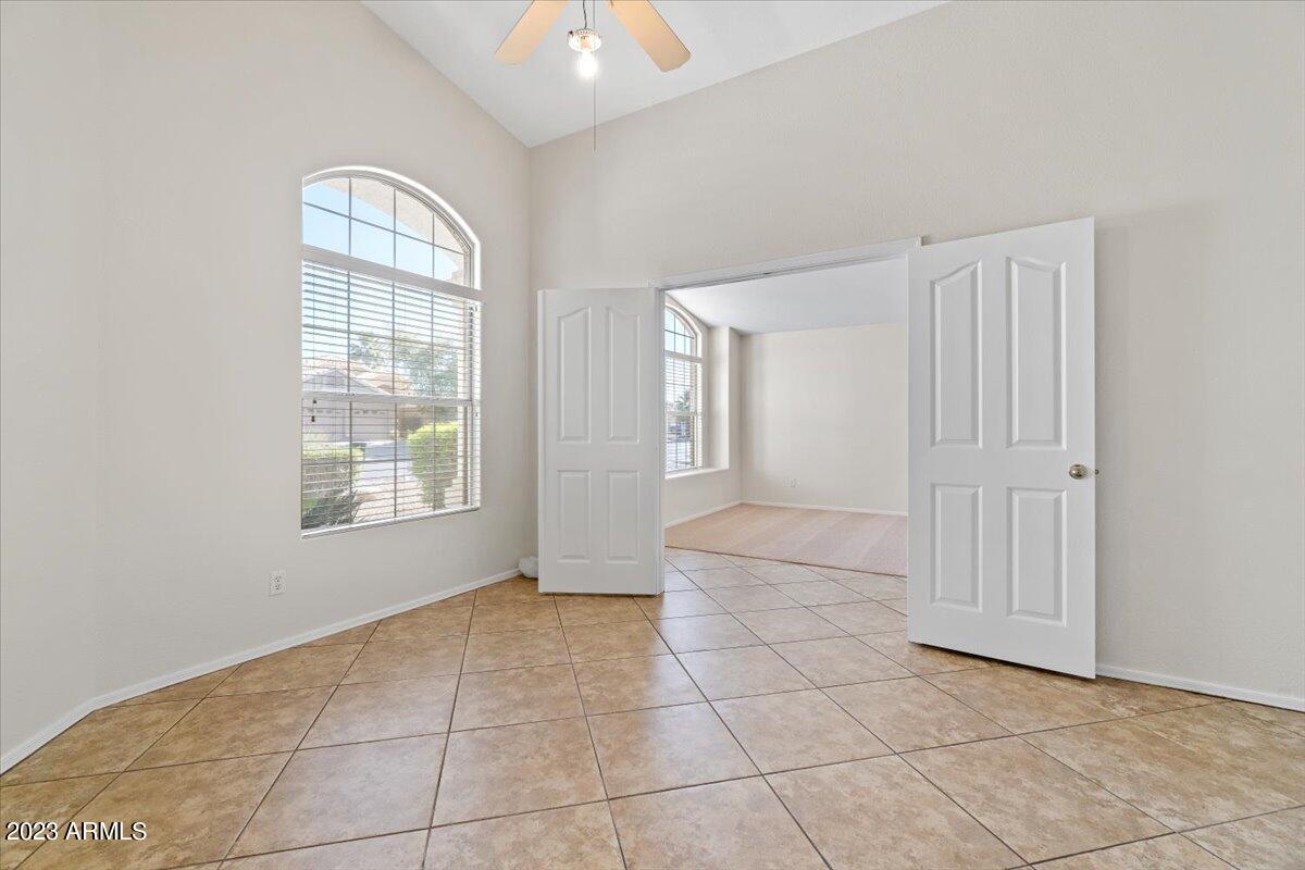 1093 W VERA Lane