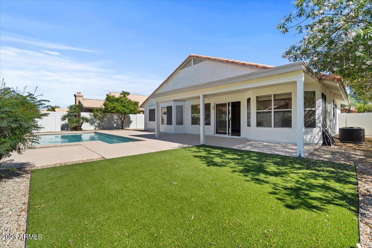 1093 W VERA Lane