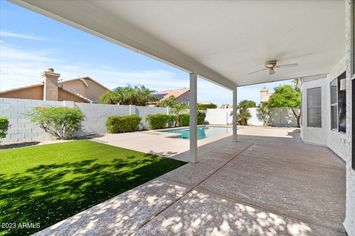 1093 W VERA Lane