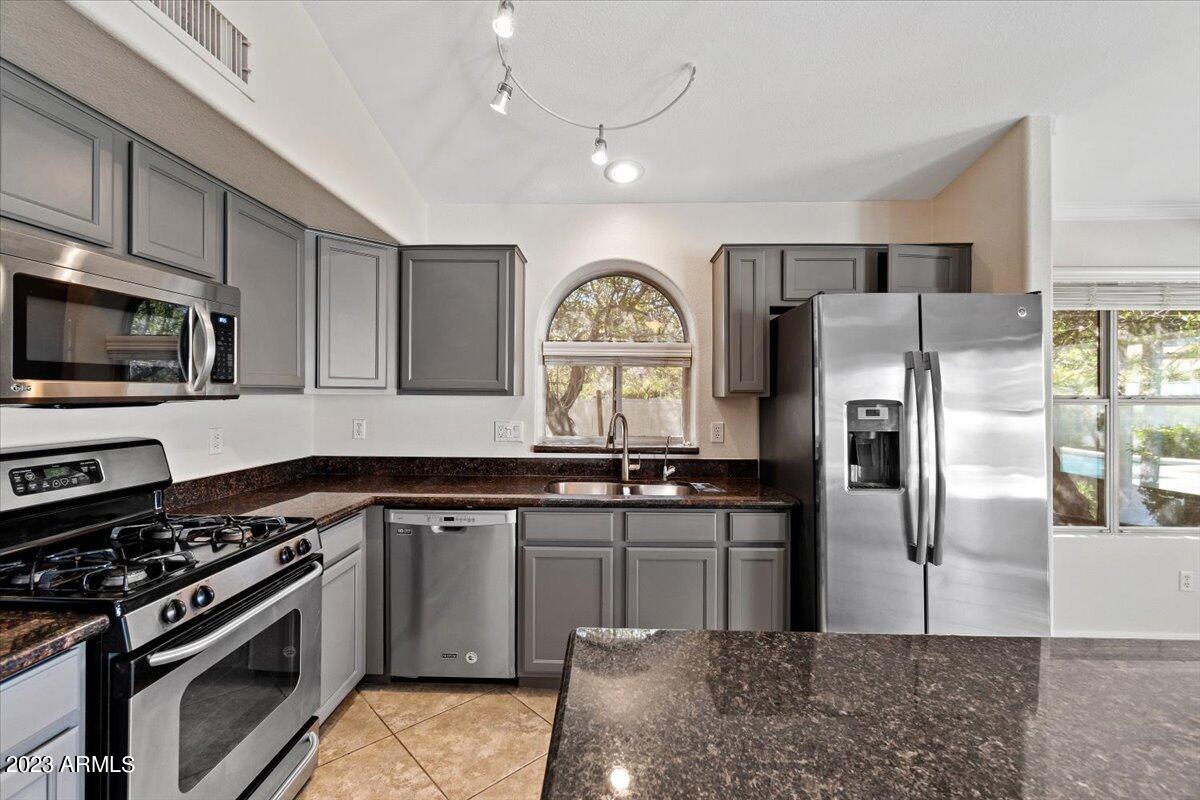 1093 W VERA Lane