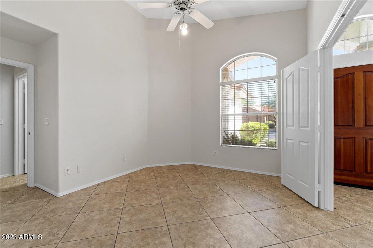1093 W VERA Lane