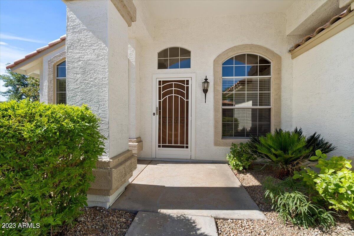 1093 W VERA Lane