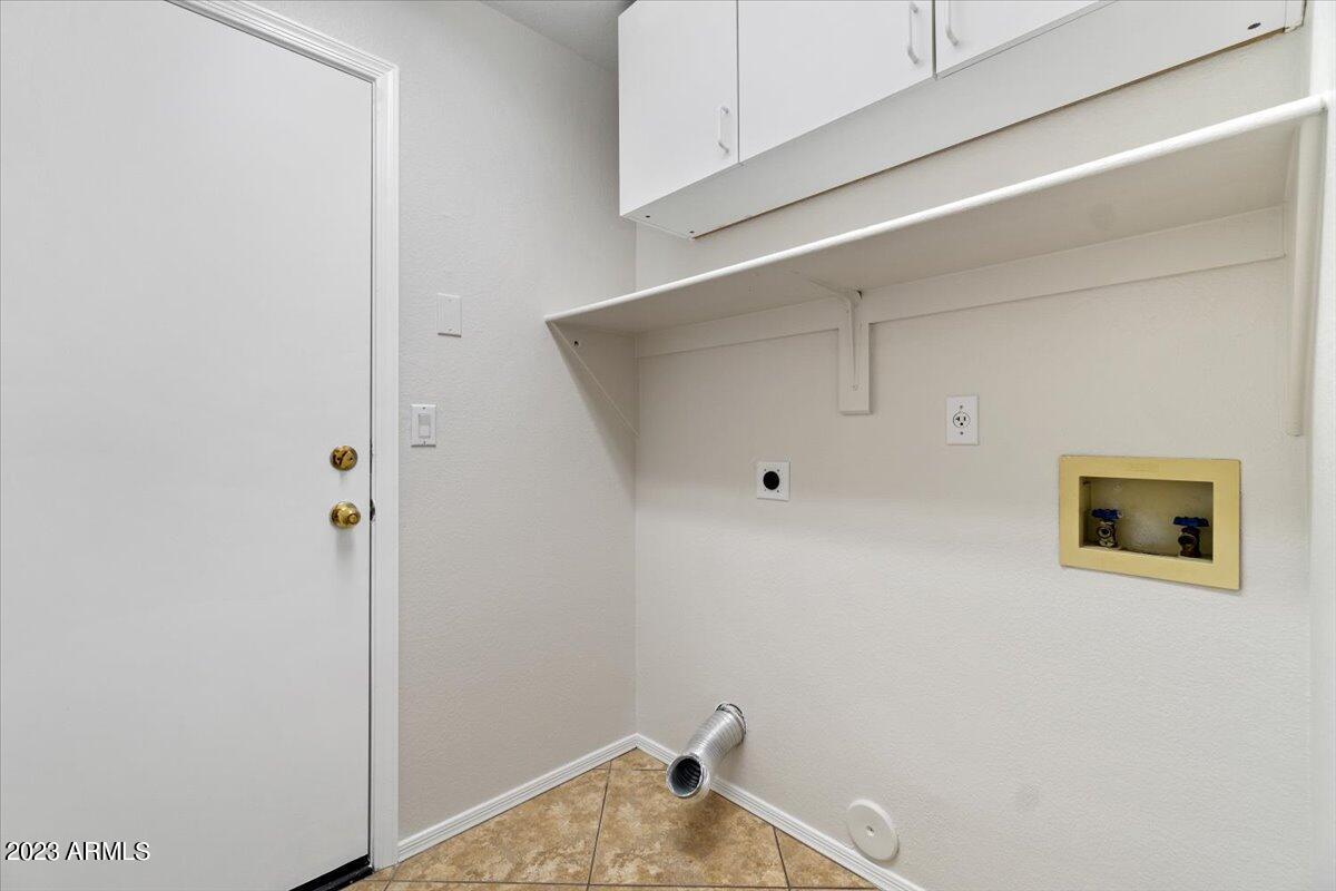 1093 W VERA Lane