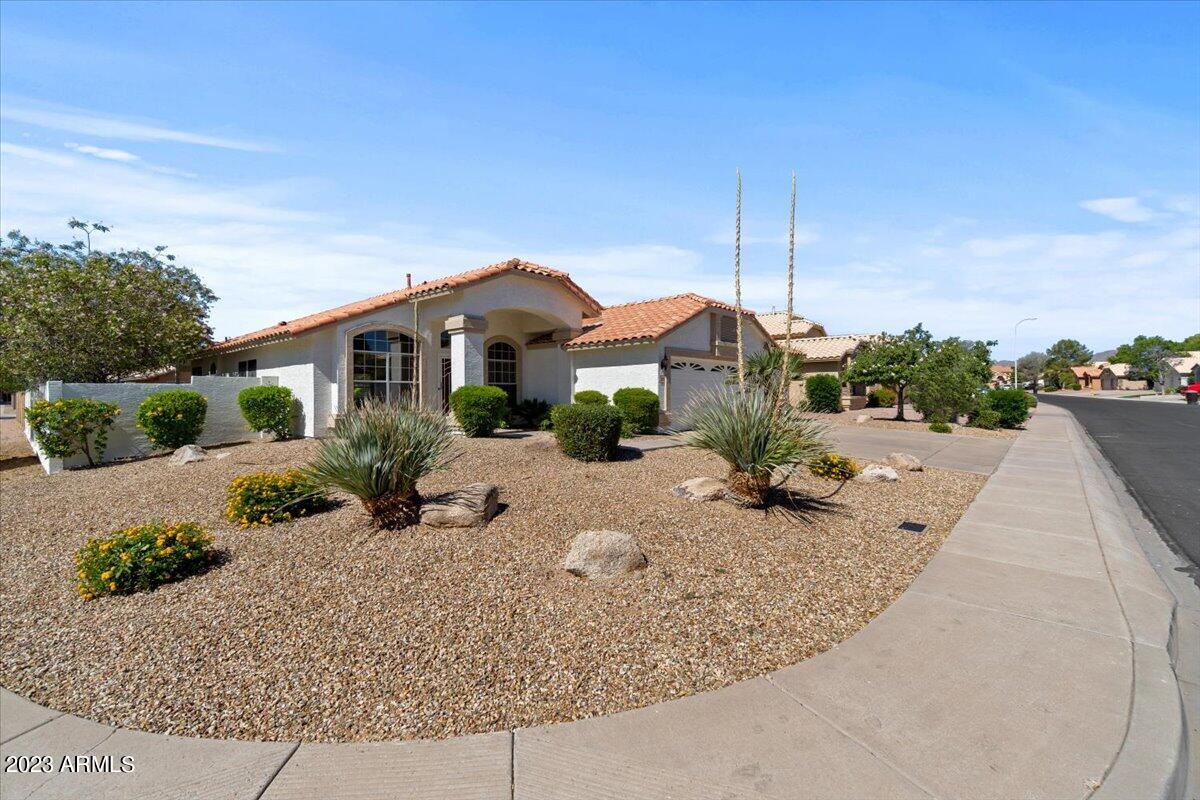 1093 W VERA Lane