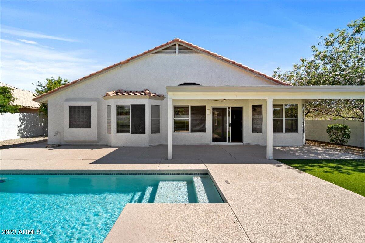 1093 W VERA Lane