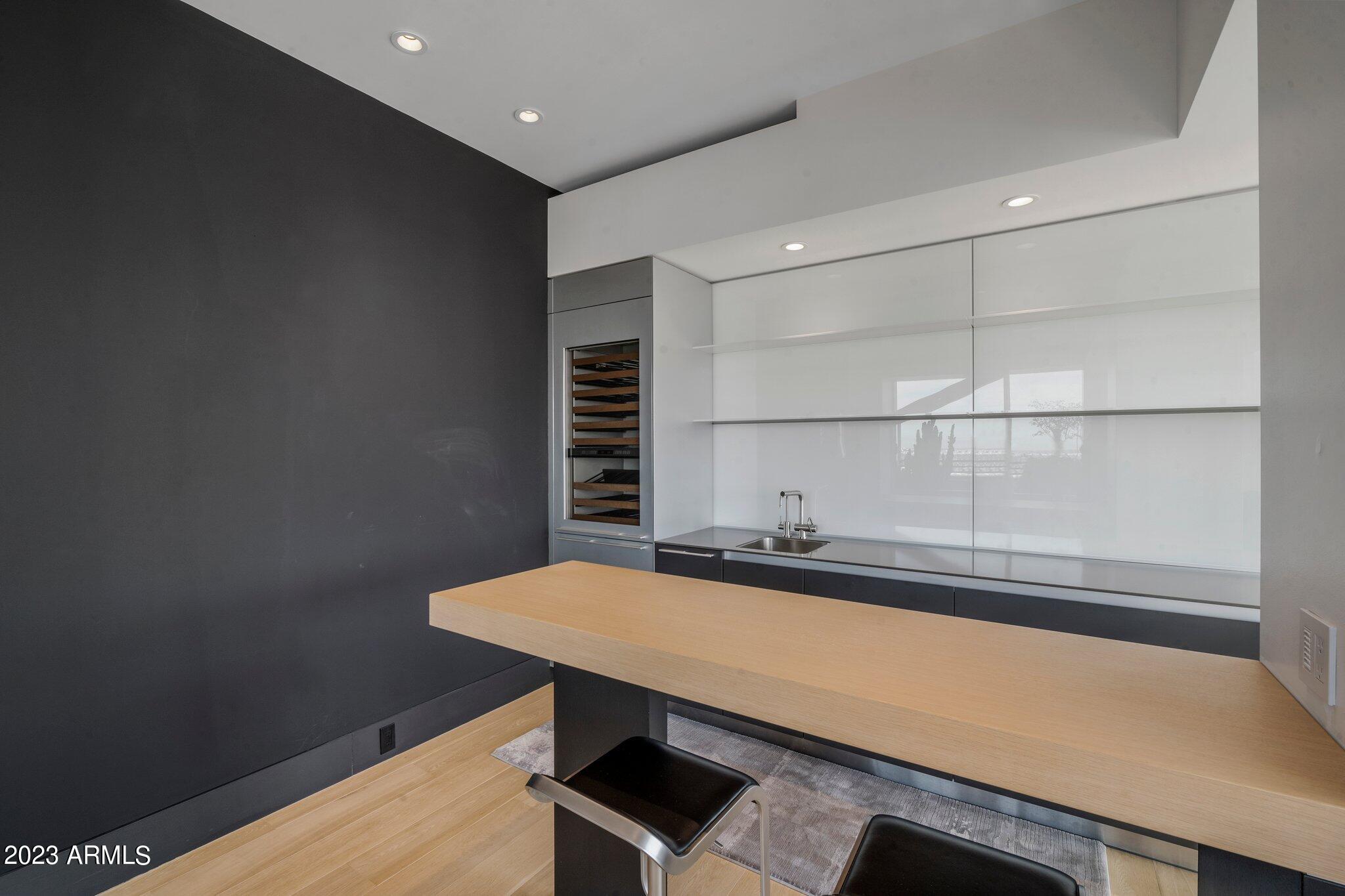 1 E LEXINGTON Avenue Unit: 1606