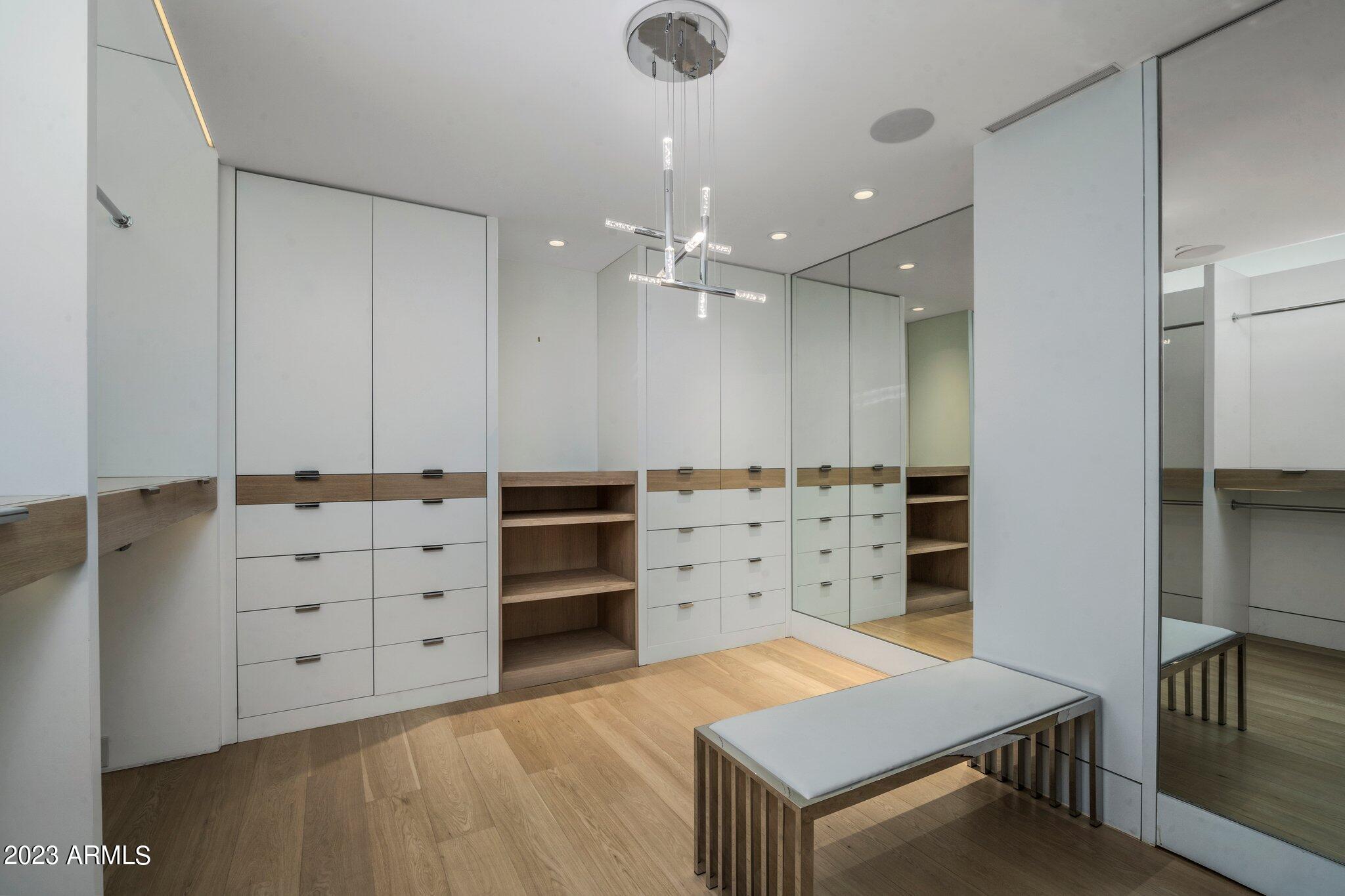 1 E LEXINGTON Avenue Unit: 1606