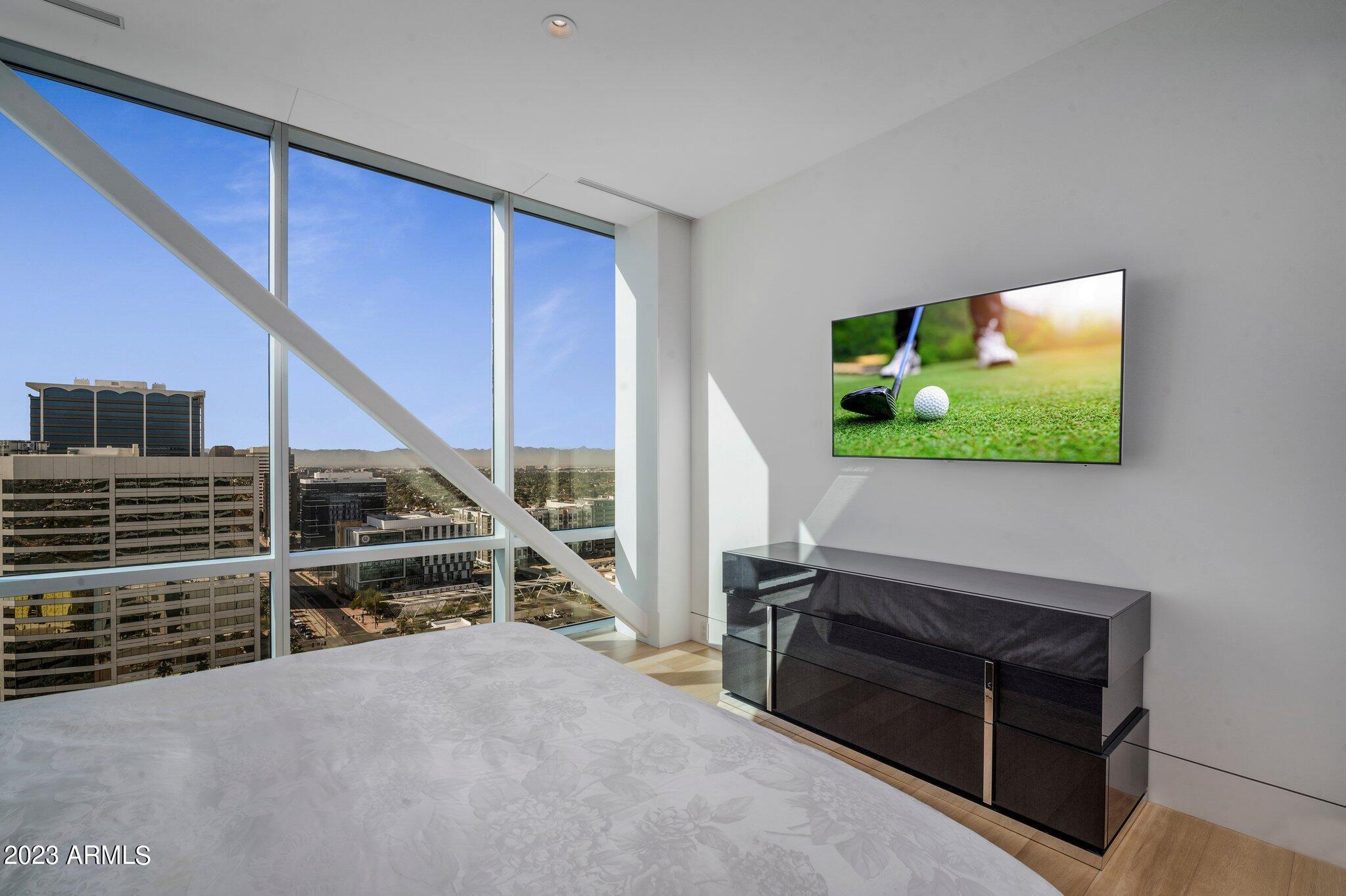 1 E LEXINGTON Avenue Unit: 1606