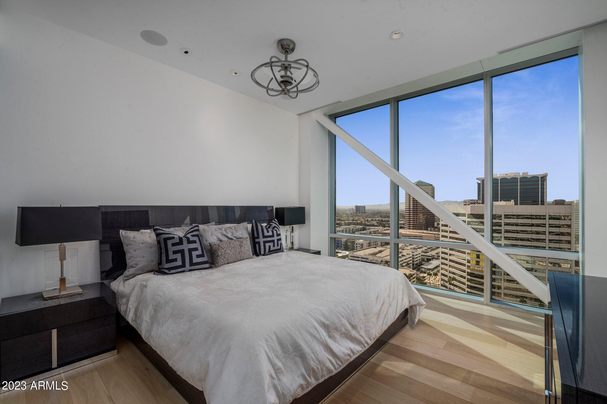 1 E LEXINGTON Avenue Unit: 1606