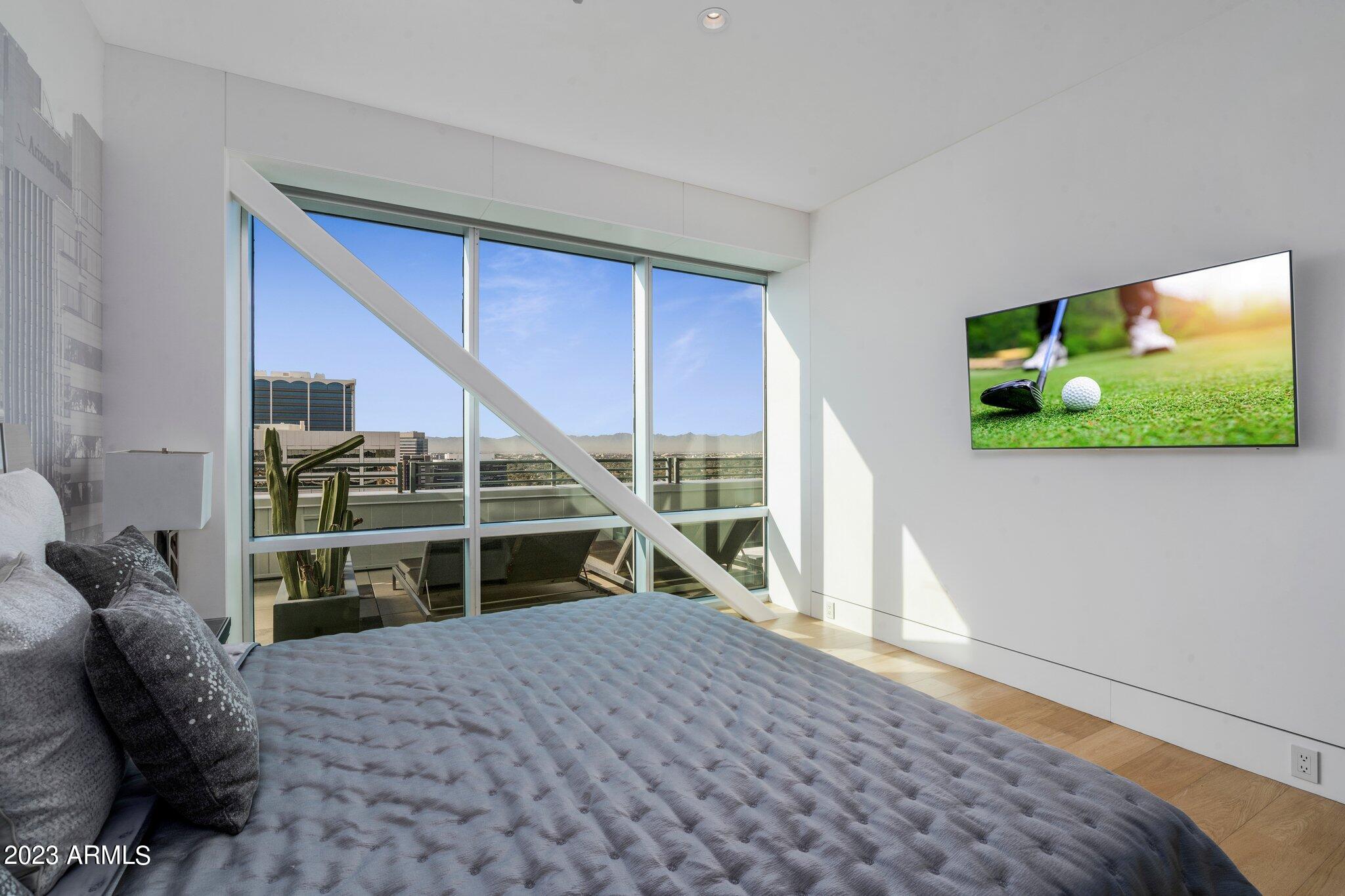 1 E LEXINGTON Avenue Unit: 1606