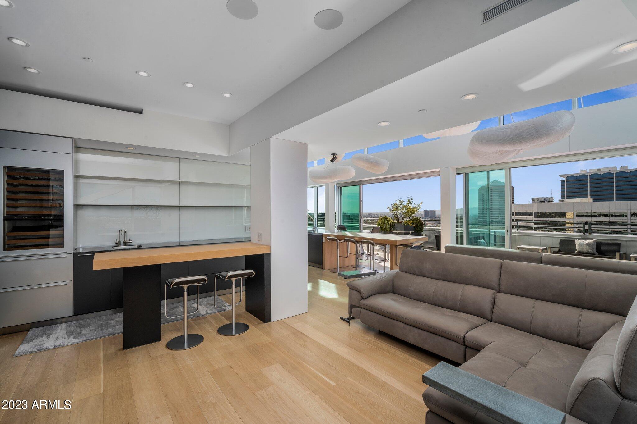 1 E LEXINGTON Avenue Unit: 1606