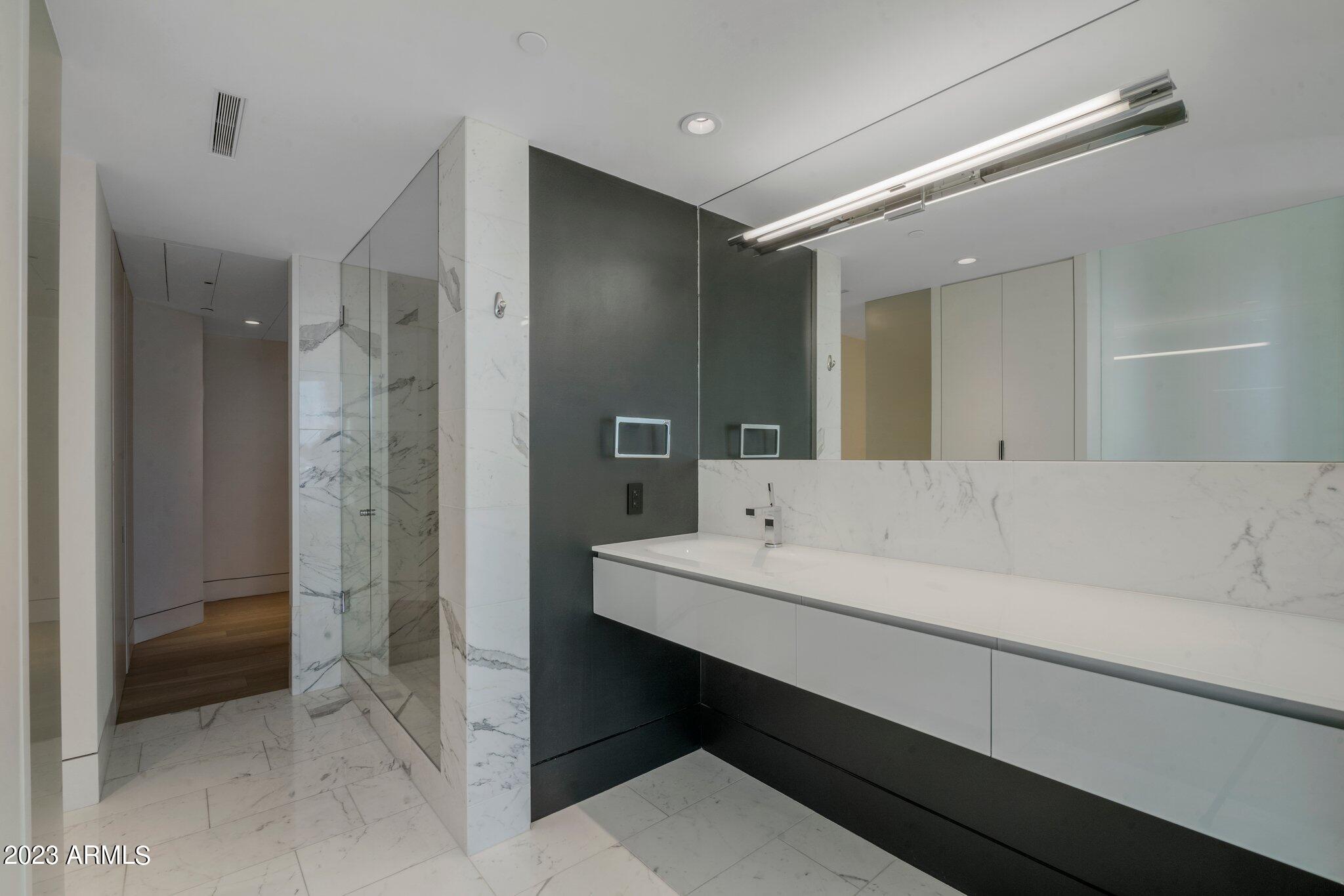 1 E LEXINGTON Avenue Unit: 1606