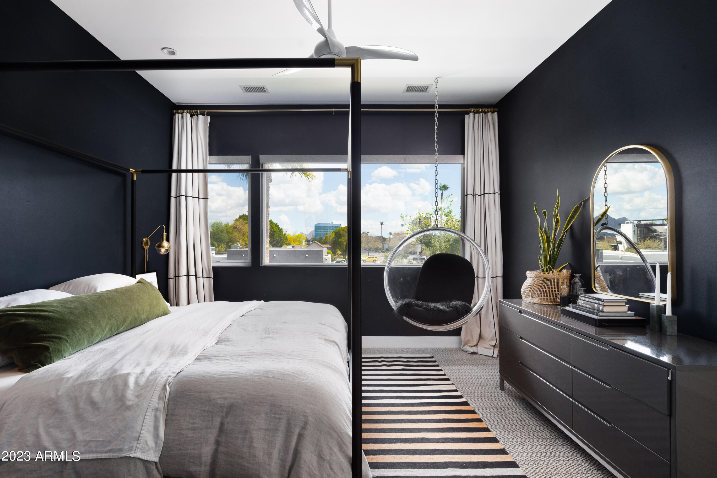 540 W Mariposa Street Unit: 1