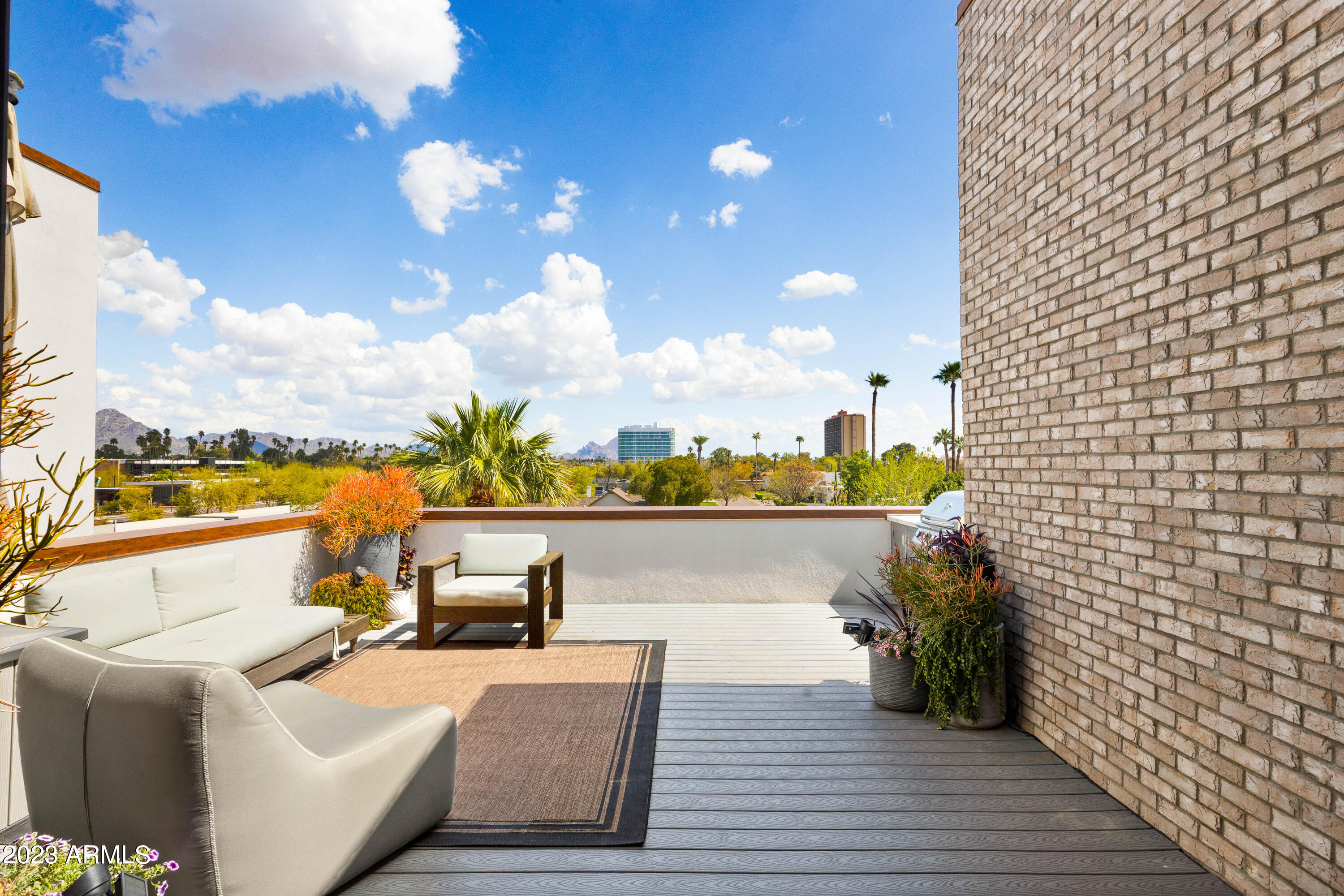 540 W Mariposa Street Unit: 1