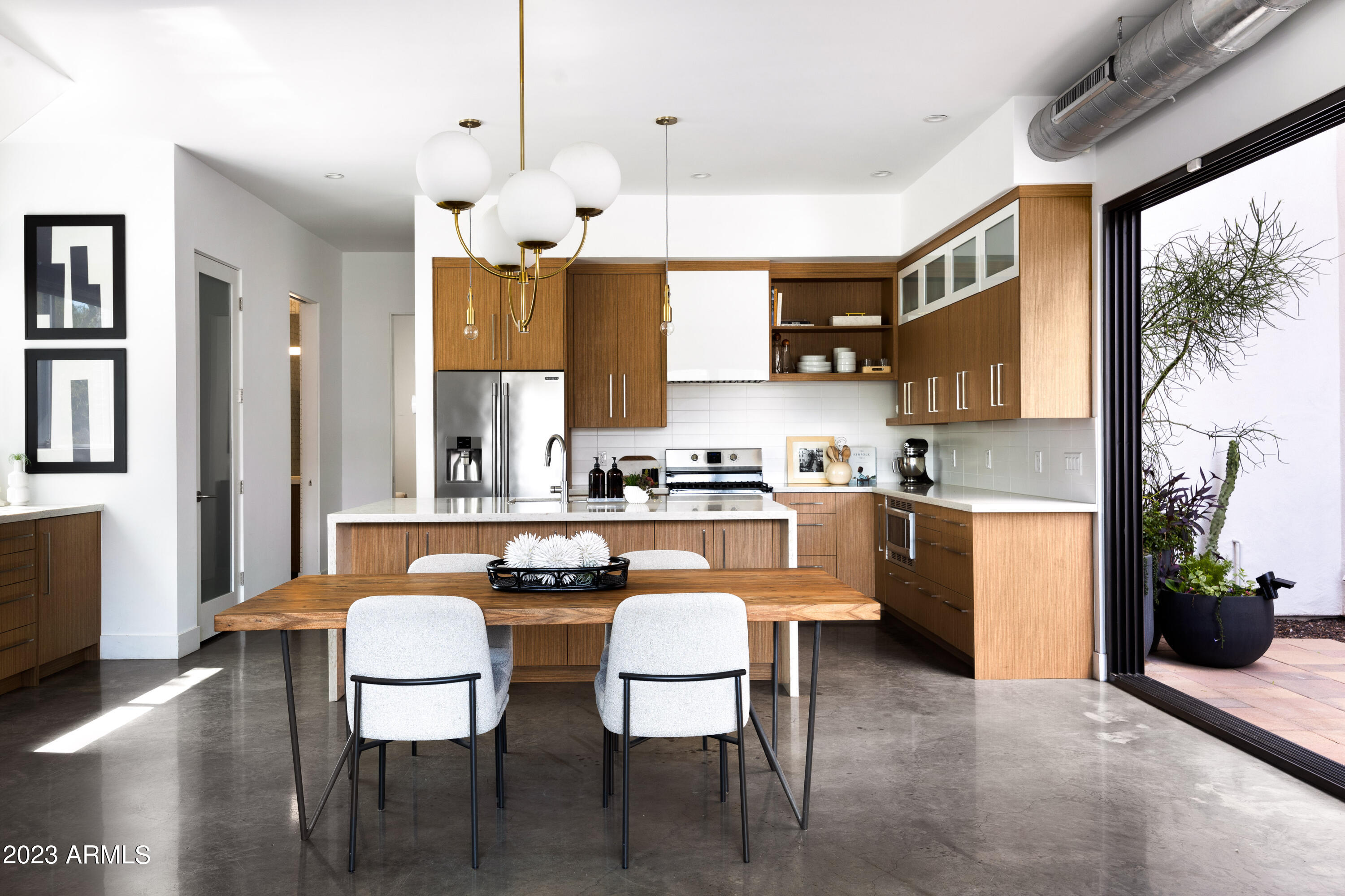 540 W Mariposa Street Unit: 1