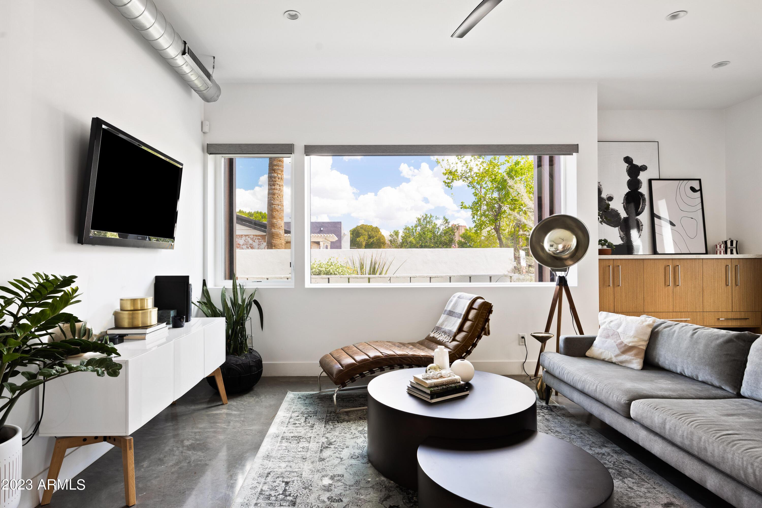 540 W Mariposa Street Unit: 1