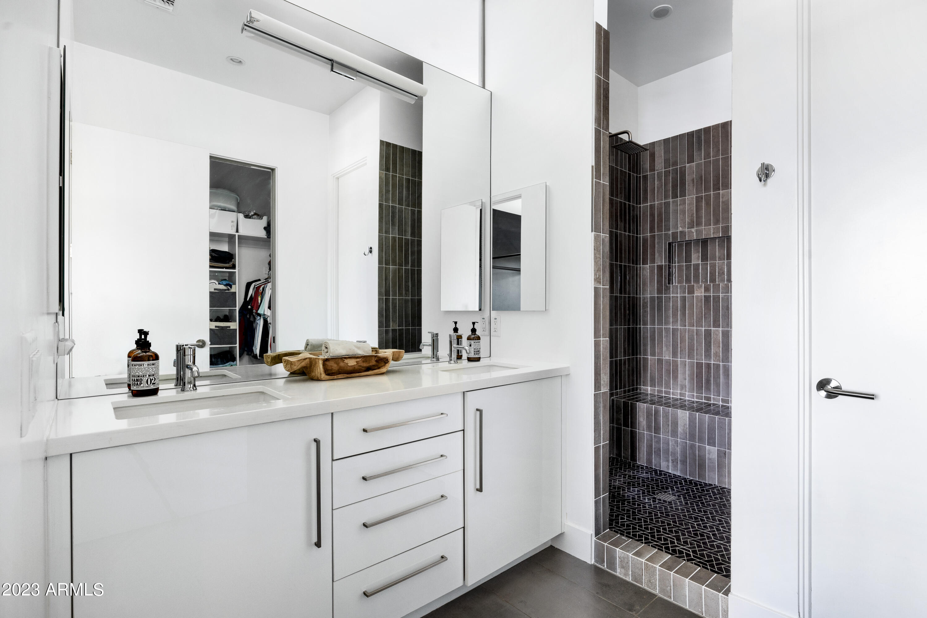 540 W Mariposa Street Unit: 1