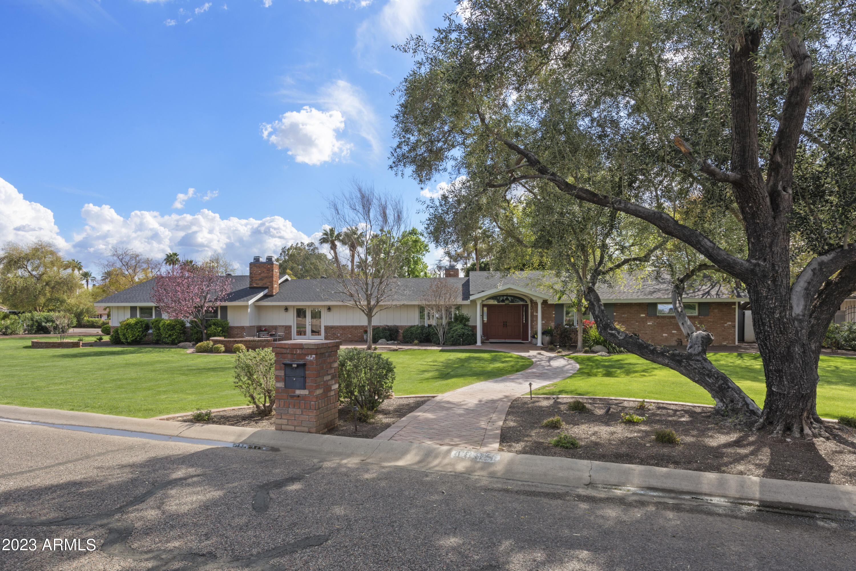 4885 E CALLE DEL MEDIO --
