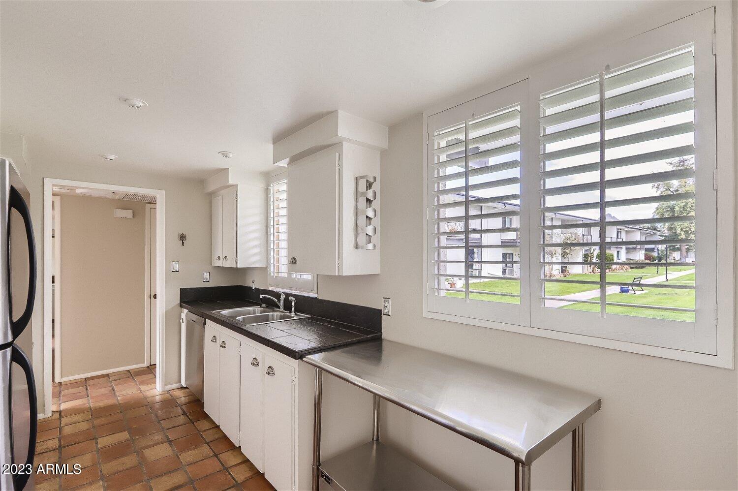 3242 E CAMELBACK Road Unit: 102