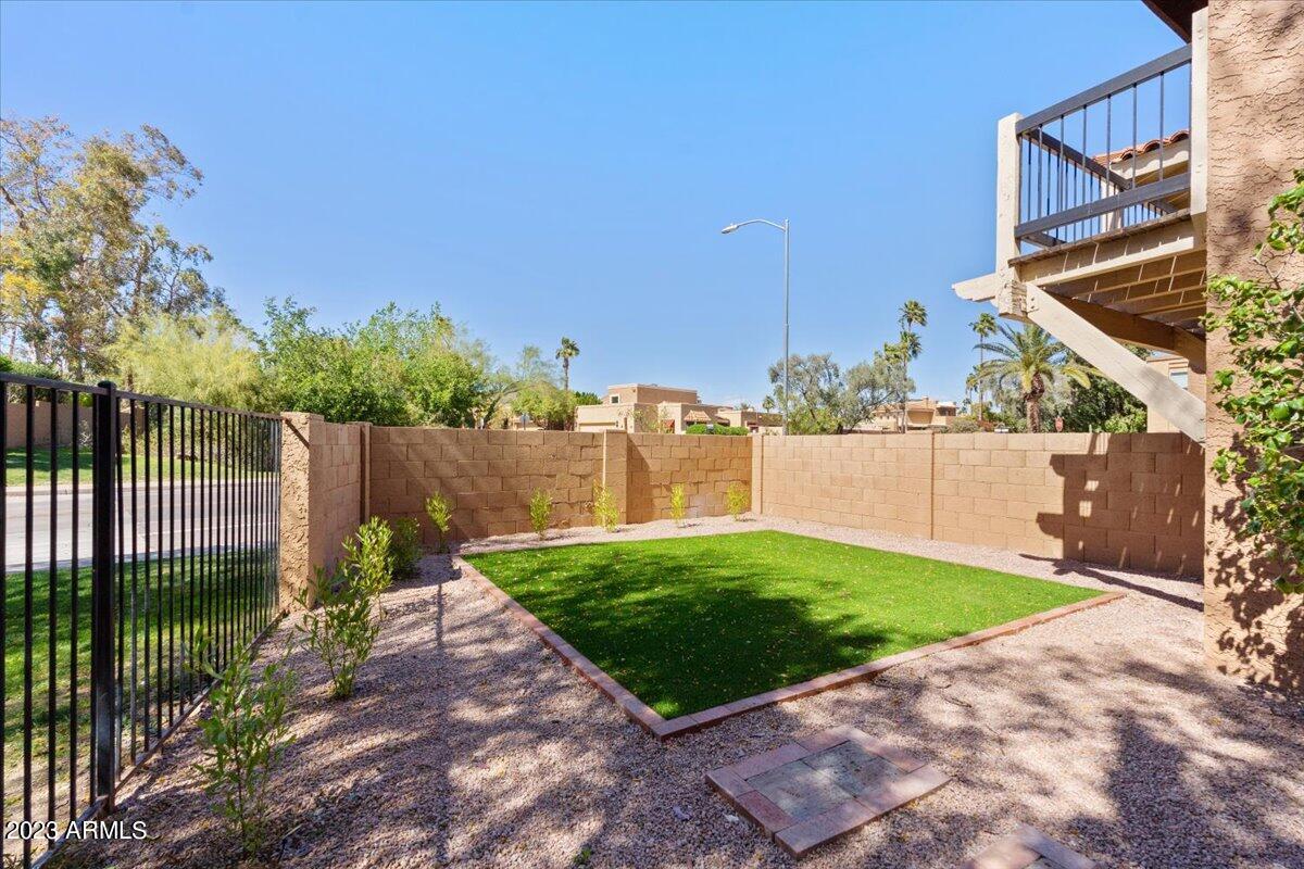 10432 N 11TH Street Unit: 2