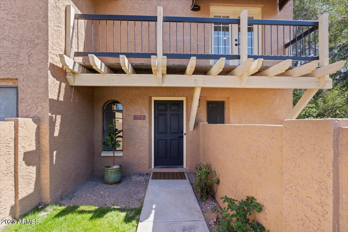 10432 N 11TH Street Unit: 2