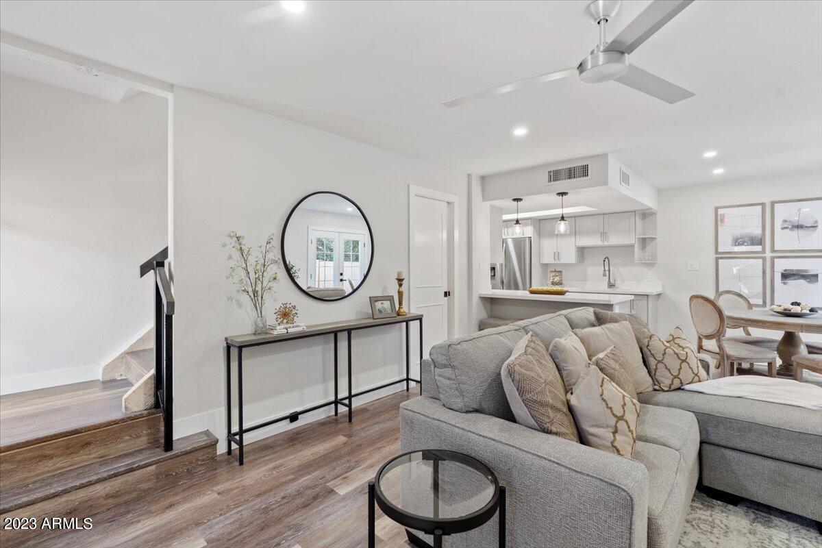 10432 N 11TH Street Unit: 2