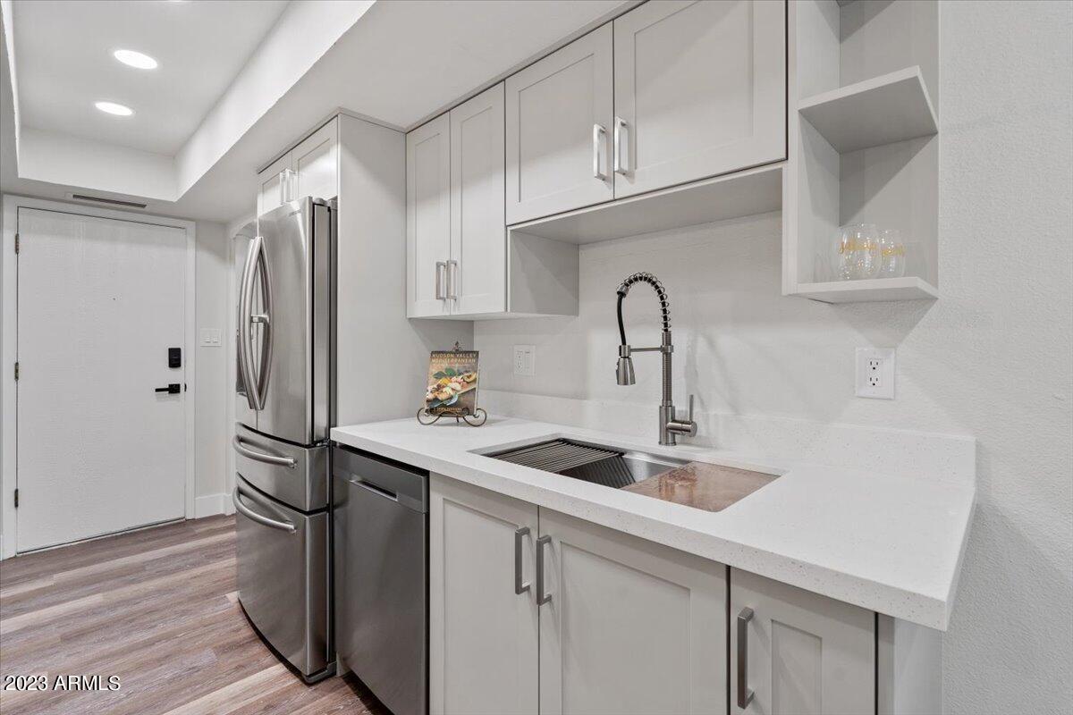 10432 N 11TH Street Unit: 2