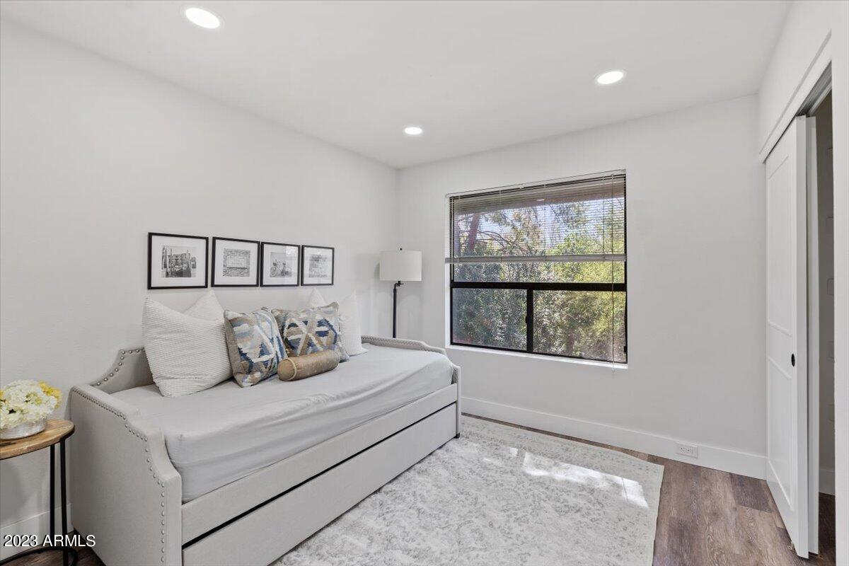 10432 N 11TH Street Unit: 2