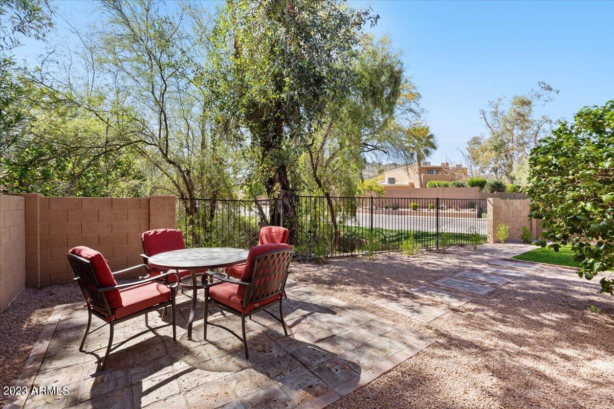 10432 N 11TH Street Unit: 2