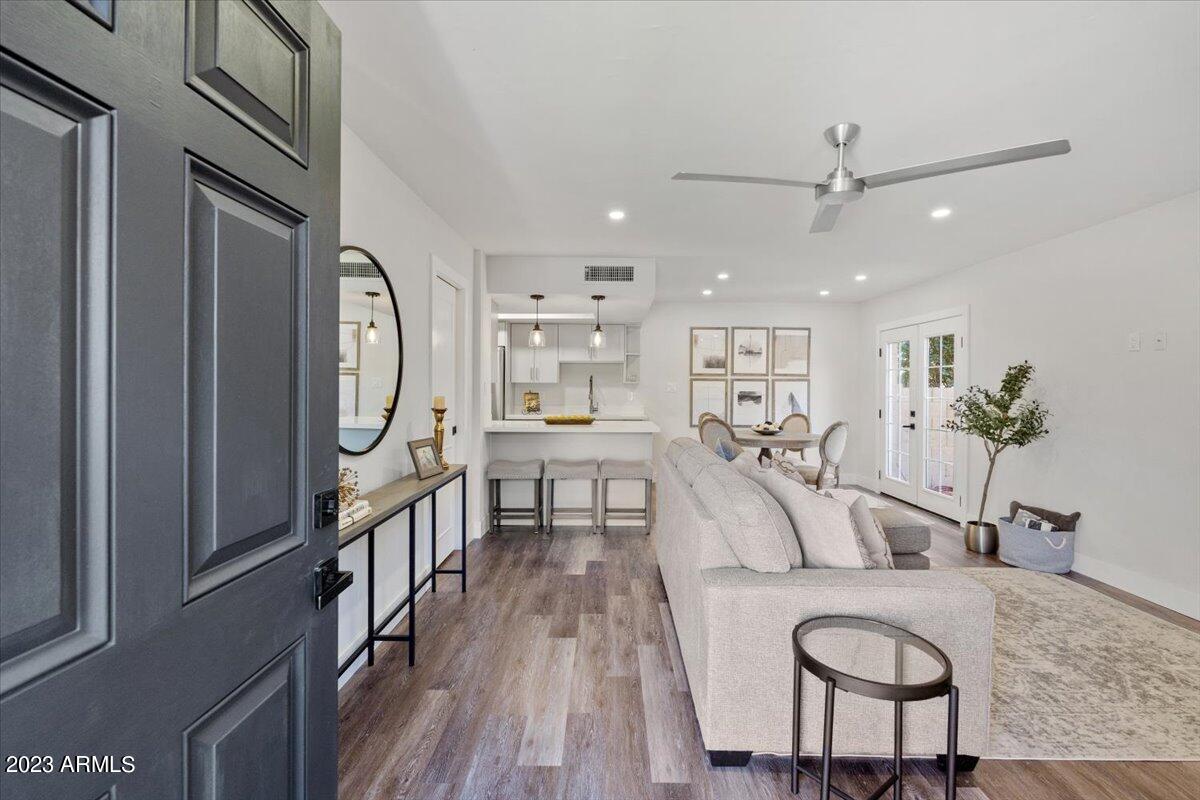 10432 N 11TH Street Unit: 2