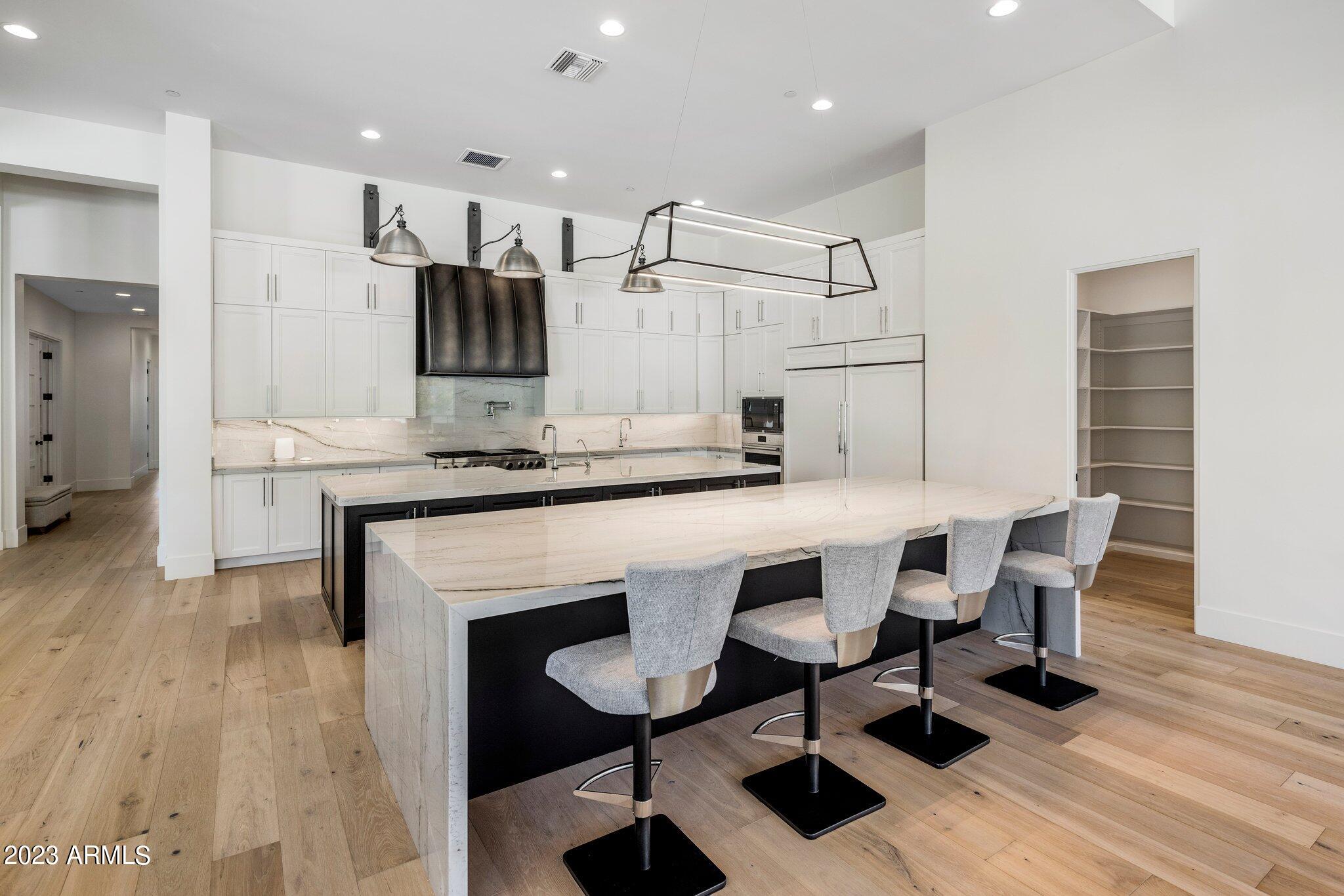 6526 N 66TH Place