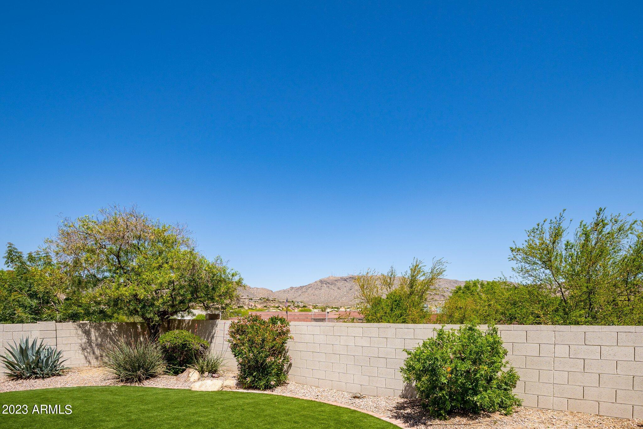 1152 E COTTONWOOD Lane