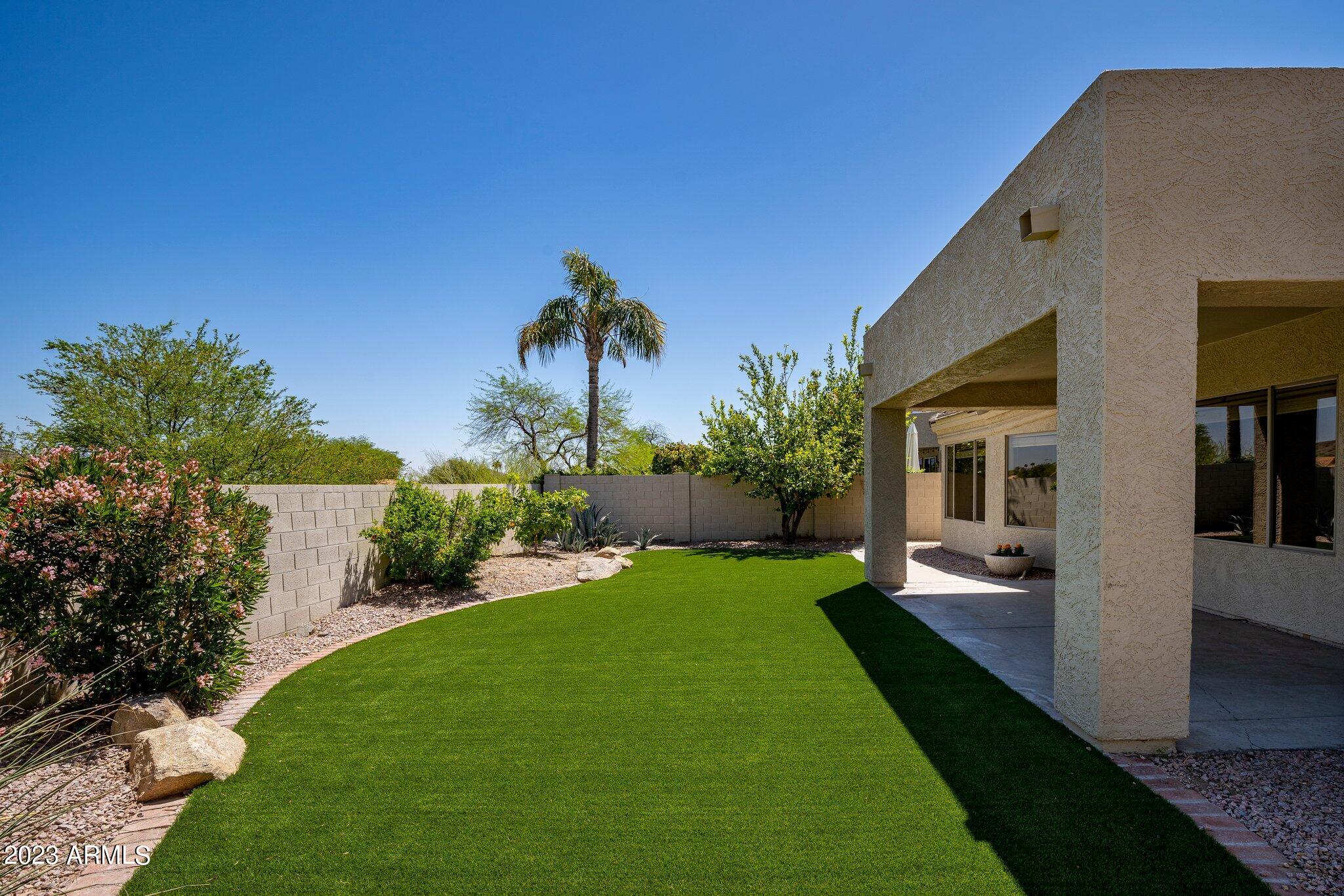 1152 E COTTONWOOD Lane